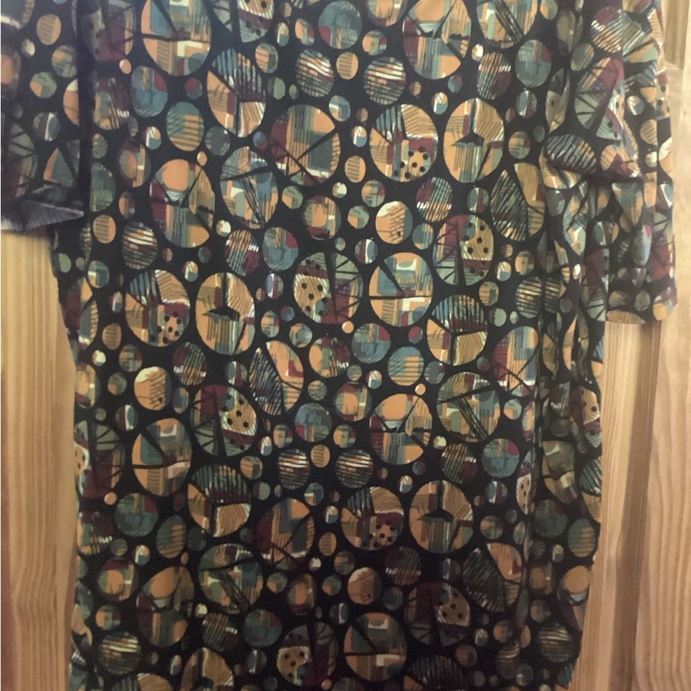 LuLaRoe Irma Tunic in bold geometric design